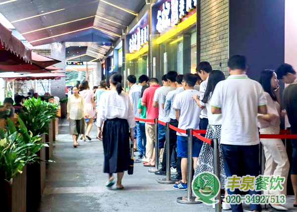 廣州珠江新城白領(lǐng)吐槽吃飯難,餐飲承包公司幫你忙