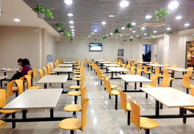食堂承包助企業降低成本，減輕后勤食堂管理